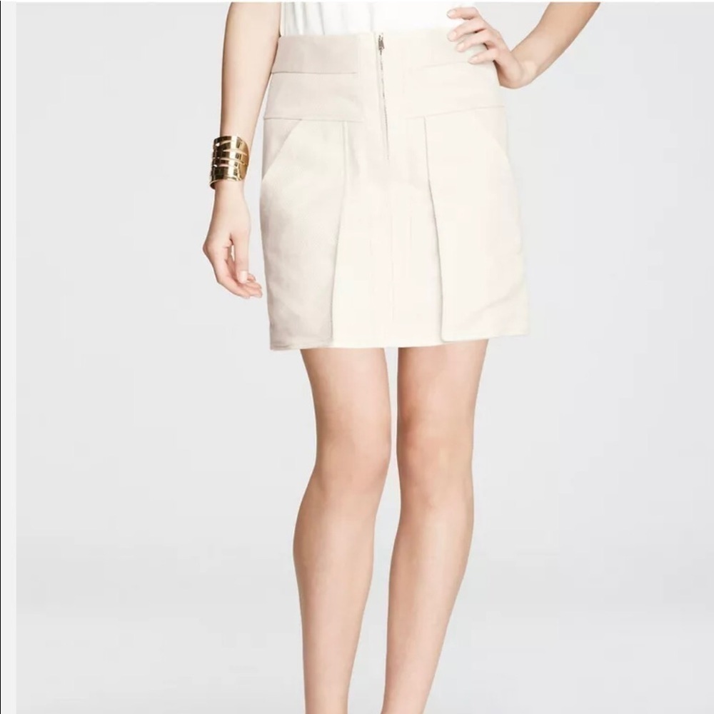 ANN Taylor wheat colored mini skirt. Linen blend Size 6